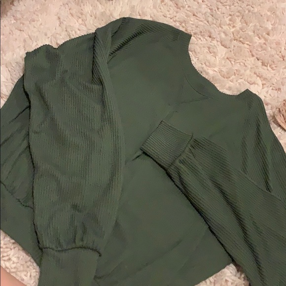 Sweater/shirt - Picture 1 of 2